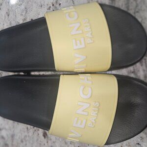 Givenchy Slide on slippers